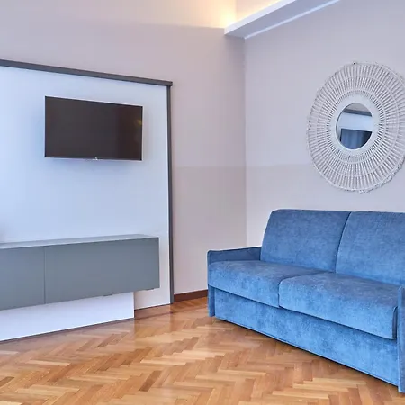 Retreats Duomo Apartment Milan