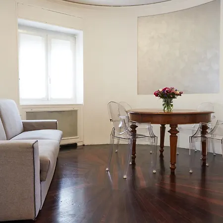 Apartment Retreats Duomo Milan