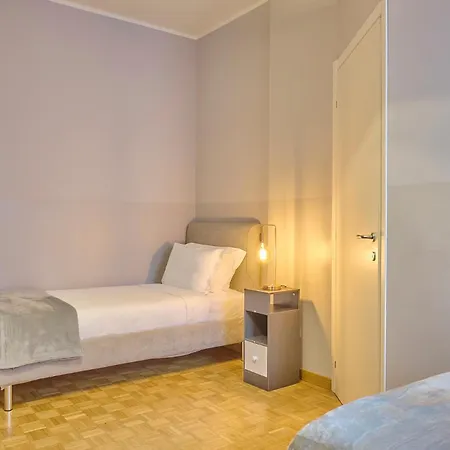 Apartment Retreats Duomo Milan