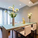 Apartamento Retreats Duomo Milão