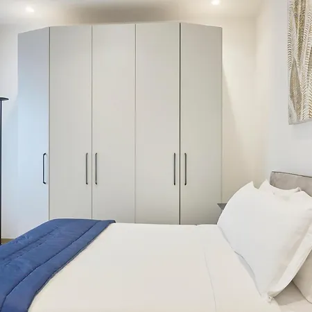 Retreats Duomo Apartment Milan